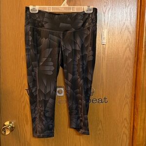 Old Navy Black Geometric Capris